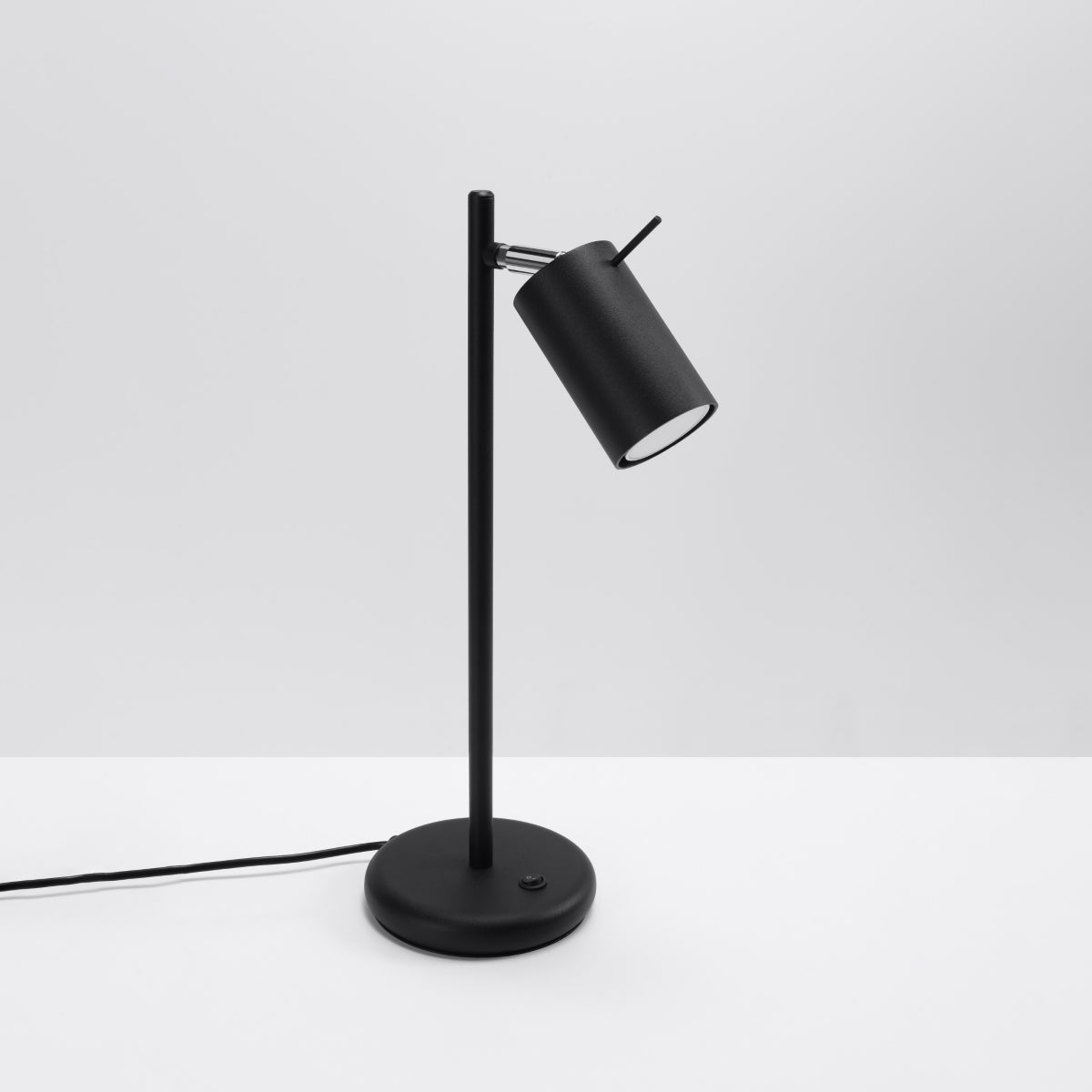 Luzara - Table Lamp - 1-Light Black Steel GU10 IP20 - RING Desk Lamp - Modern Minimalist