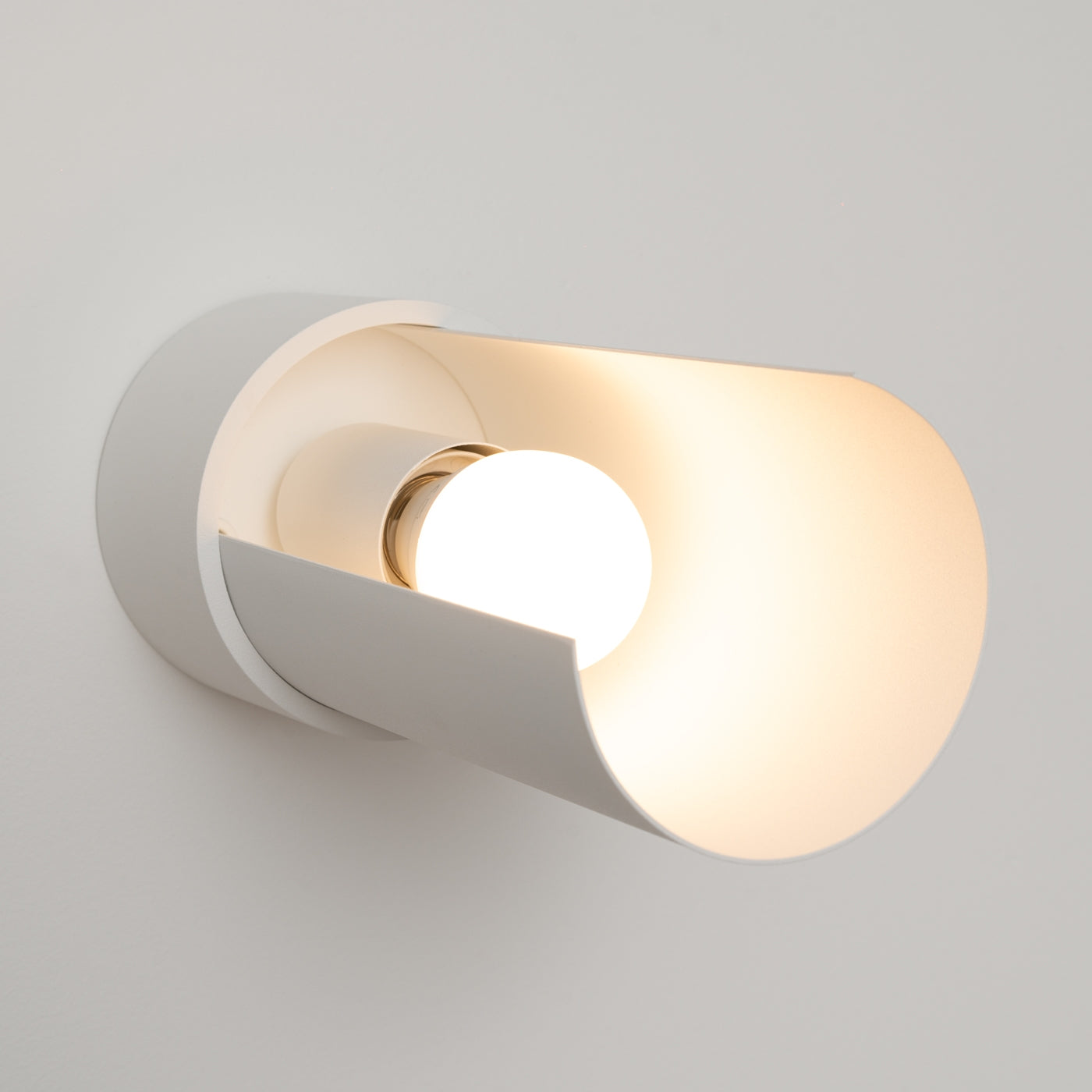 Luzara - Aplique de Pared - 1-Light Blanco Acero - E27 - IP20 - Sin Bombilla - 10 x 10 x 21 cm